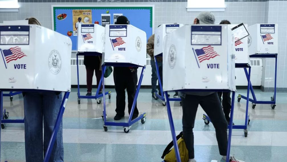 Trump Dorong Basis Data Pemilih Nasional, Pejabat Pemilu AS Khawatir Penyalahgunaan