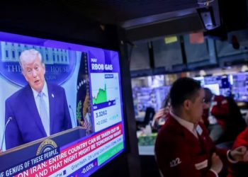 Harga Minyak Dunia Turun Tajam Setelah Trump Umumkan Gencatan Senjata dengan Iran