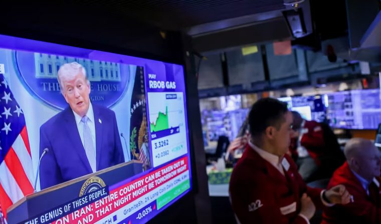 Harga Minyak Dunia Turun Tajam Setelah Trump Umumkan Gencatan Senjata dengan Iran