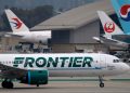 Pesawat Frontier Hampir Tabrakan di LAX Setelah Dua Truk Melintas Mendadak