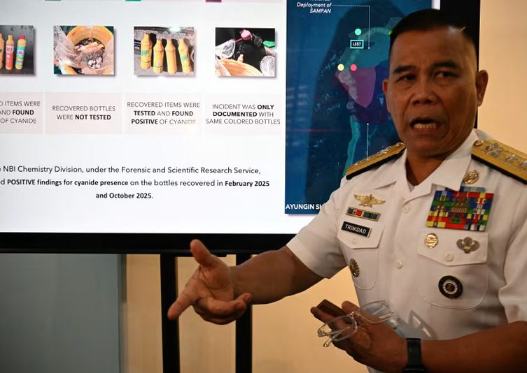 Filipina Sita Sianida dari Kapal China di Atol Sengketa, Beijing Bantah Tuduhan