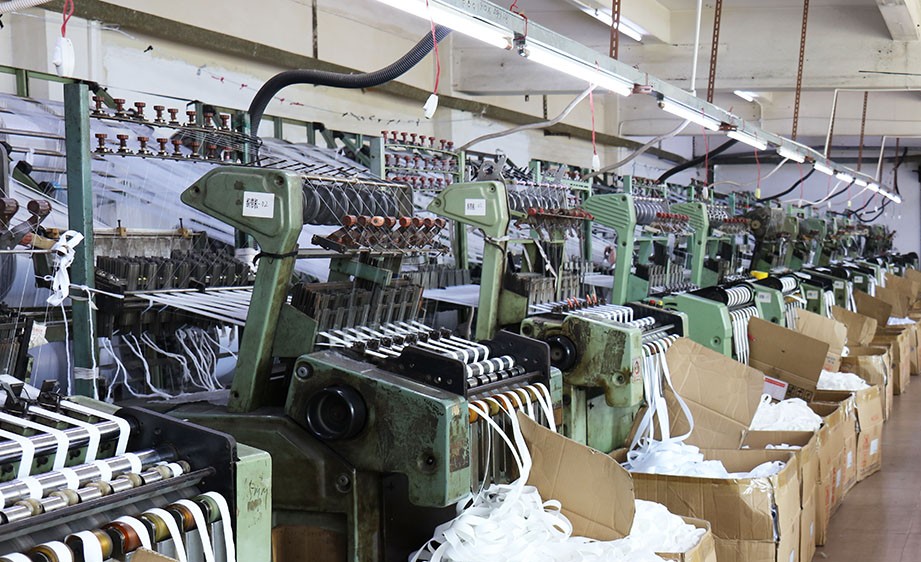 Perang di Timur Tengah Dorong Kenaikan Bahan Baku Tekstil hingga 40%