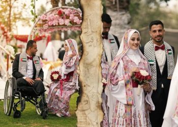 300 Pasangan Ikuti Pernikahan Massal “The Dress of Joy” di Gaza