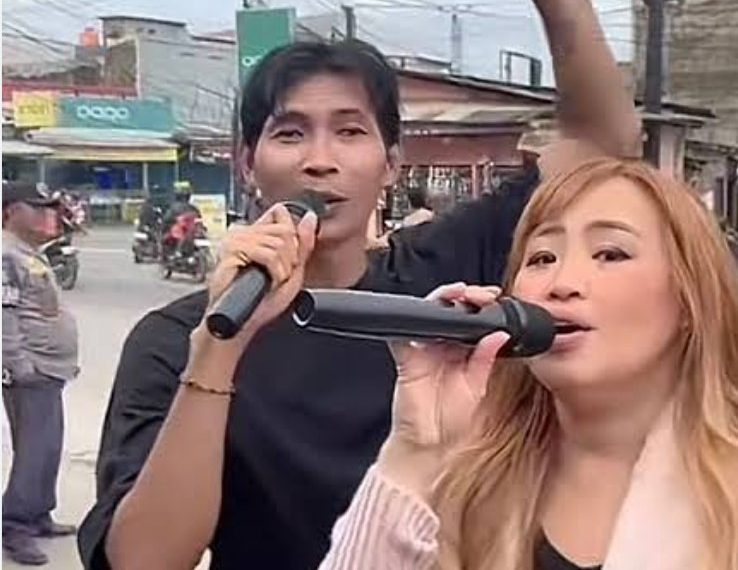 Pinkan Mambo Raup Puluhan Juta dari Live TikTok di Jalanan 2026