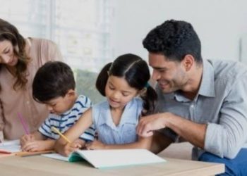 5 Cara Mengajarkan Anak Bersyukur agar Tidak Selalu Menuntut