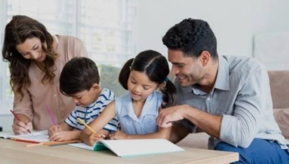 5 Cara Mengajarkan Anak Bersyukur agar Tidak Selalu Menuntut