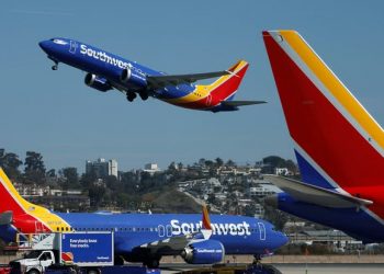 Maskapai Pertahankan Harga Tiket Tinggi Meski Biaya Bahan Bakar Turun