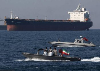 Iran Resmi Buka Kembali Selat Hormuz, Harga Minyak Dunia Langsung Turun Tajam