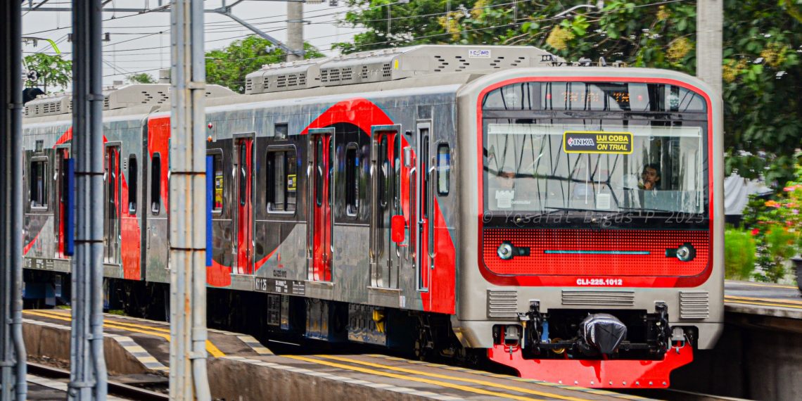 Rabu Siang Jadi Target, KRL ke Cikarang Masih Belum Bisa Diberangkatkan