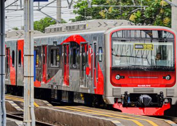 Rabu Siang Jadi Target, KRL ke Cikarang Masih Belum Bisa Diberangkatkan