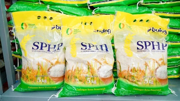 Kelangkaan Plastik Ganggu Produksi, Beras SPHP Diizinkan Pakai Kemasan Lama