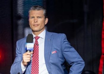 Usai Pidato Trump soal Iran, Menhan AS Copot Jenderal Kunci Angkatan Darat