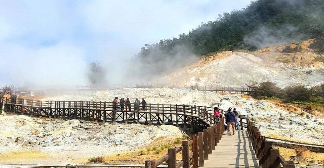 Wisata Kawah Sikidang Banjarnegara Kian Populer dengan Keindahan dan Kisah Legenda
