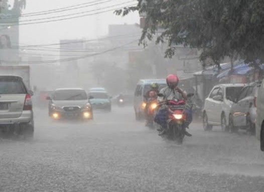 Waspadai Cuaca Ekstrem Awal Mei 2026, Hujan Lebat dan Petir Diprediksi Melanda Sejumlah Wilayah