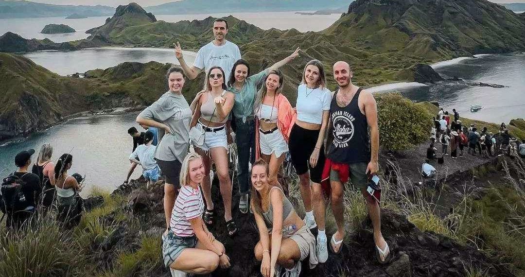 Turis Asing Favoritkan Wisata Alam dan Aktivitas Premium di Indonesia