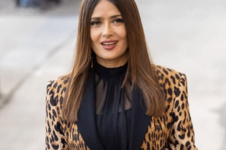 Salma Hayek Curi Perhatian dengan Look Ikonik di Cannes