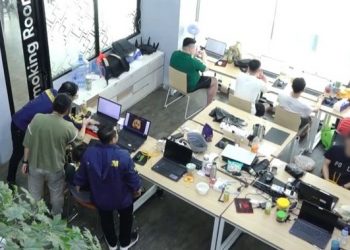 Operasi Judi Online Internasional di Hayam Wuruk Terbongkar, 321 WNA Diamankan