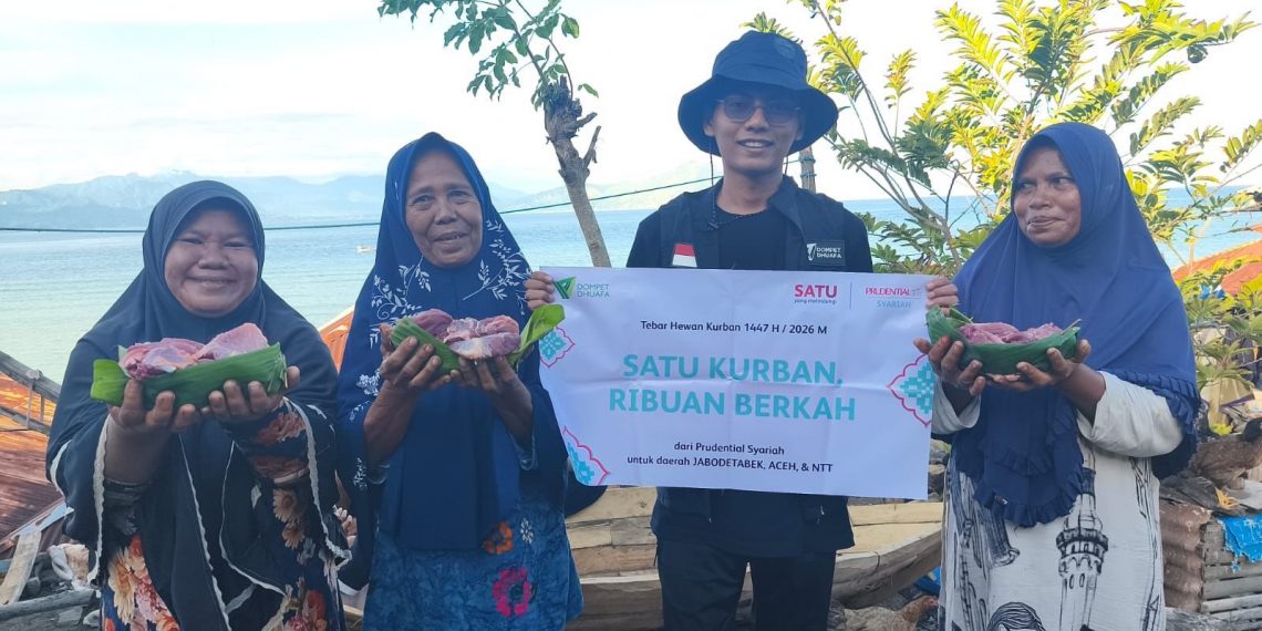 Prudential Syariah Distribusikan 14 Sapi Kurban untuk 2.000 Penerima Manfaat