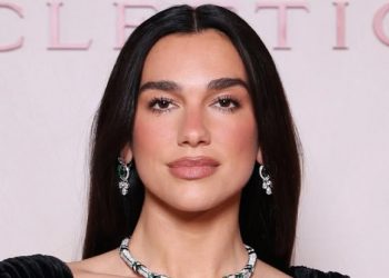 Gaya Dua Lipa, Bella Hadid, dan John Travolta Jadi Sorotan Cannes 2026