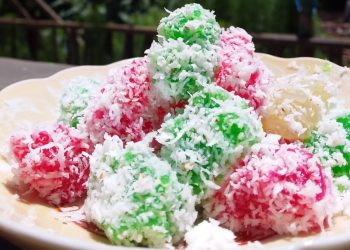 Jajanan Tradisional Cenil Bertahan di Tengah Tren Kuliner Modern