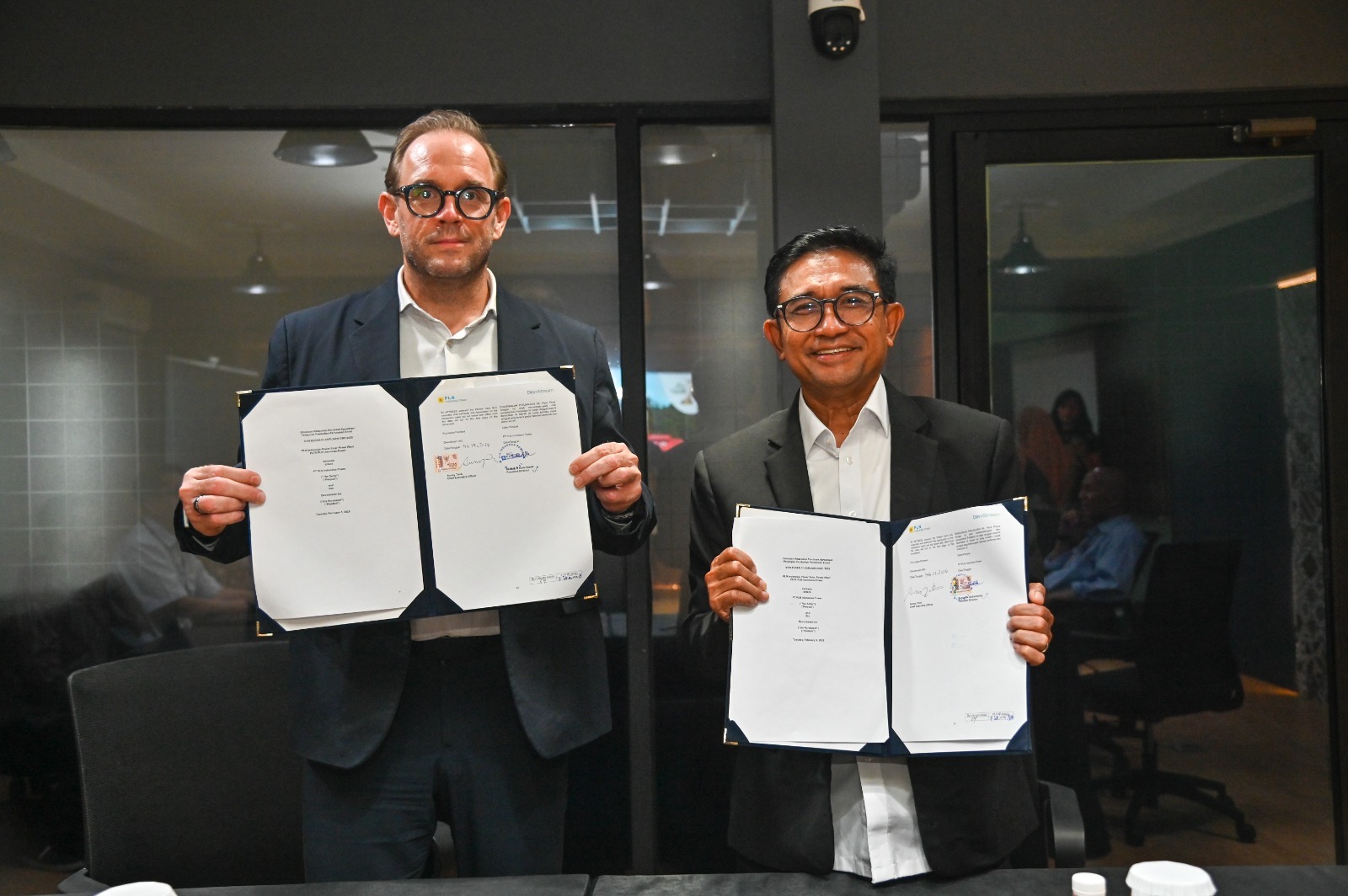 Perkuat Ekosistem Energi Hijau, PLN Indonesia Power Gandeng DevvStream dalam Perdagangan Penurunan Emisi PLTS