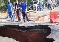 Jalan Raya Lenteng Agung Ambles, Arus Lalu Lintas ke Depok Tersendat