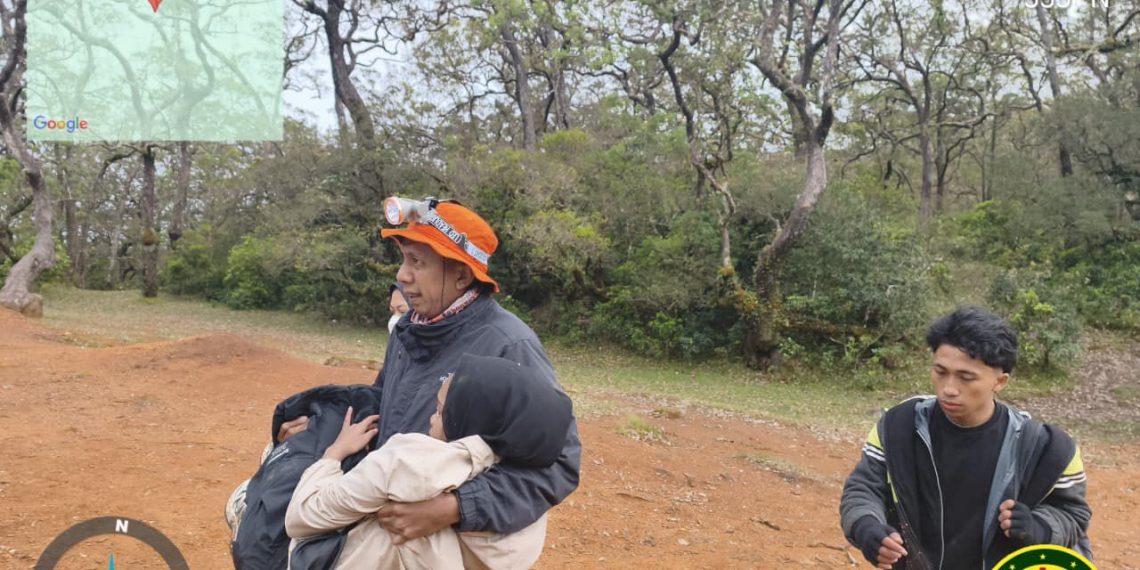 Pendaki Hilang di Gunung Mutis Ditemukan Selamat Setelah 15 Jam Pencarian