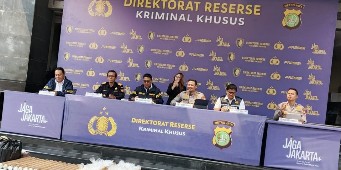 Polda Metro Bongkar Penyelundupan Merkuri ke Filipina Disamarkan dalam Karpet
