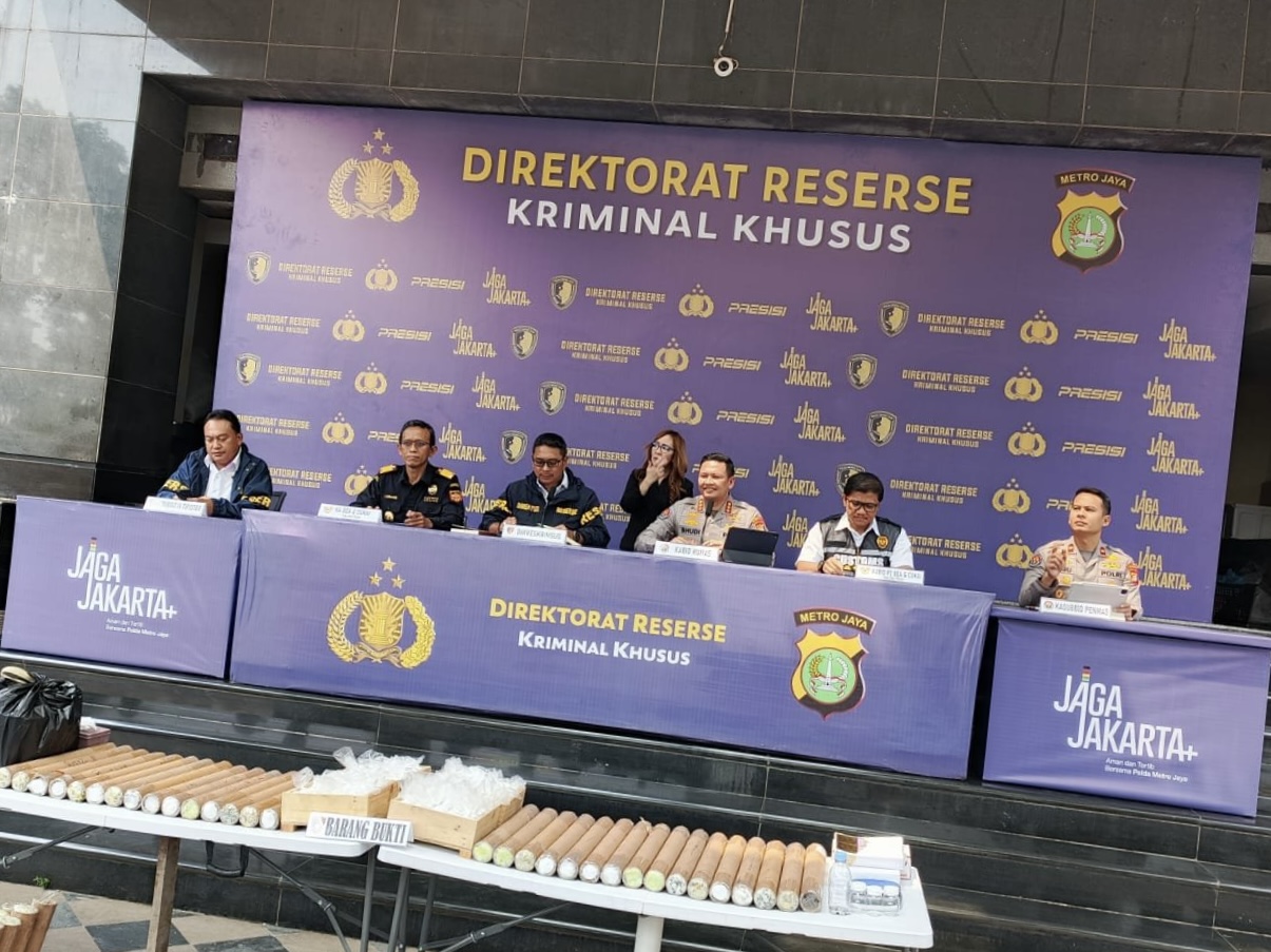 Polda Metro Bongkar Penyelundupan Merkuri ke Filipina Disamarkan dalam Karpet