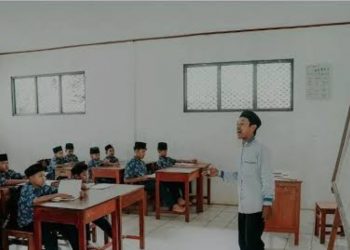 Kebijakan Guru Non-ASN 2027 Tuai Kritik DPR, Status Dinilai Belum Jelas