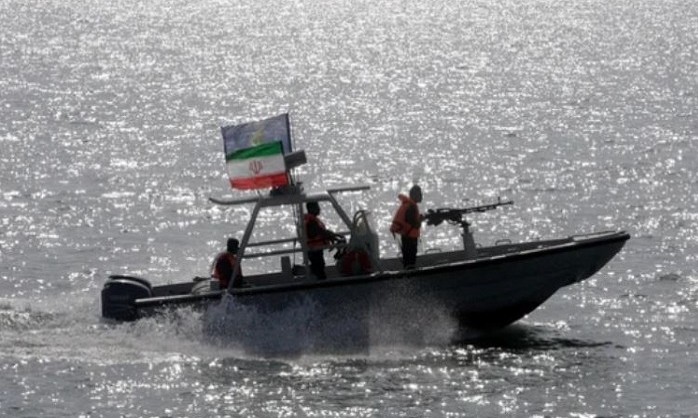 Iran Ultimatum AS: Masuk Selat Hormuz, Siap Diserang
