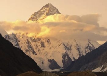 Naoko Watanabe, Perempuan Jepang yang Dua Kali Sehari Kerja di Rumah Sakit dan Tiga Kali ke Puncak K2