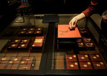 Permintaan Emas di China Naik Gila-Gilaan, Produksi Turun dan Harga Tertekan