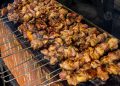 Tenang Dulu, Minum Es Setelah Makan Sate Tidak Bikin Lemak Beku di Perut Kamu