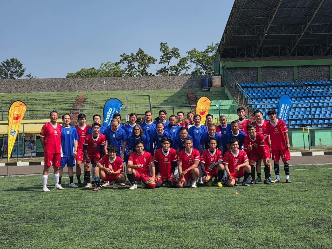 Combiphar dan PERSIB Pererat Kemitraan Lewat Laga Persahabatan di Bandung