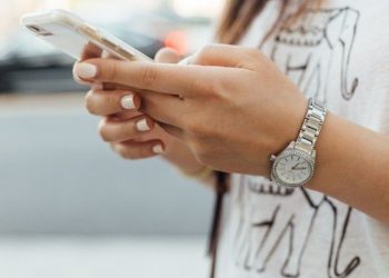 Smartphone Diduga Jadi Salah Satu Penyebab Angka Kelahiran AS Terus Menurun