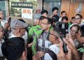 Sidang Pleidoi Kasus Chromebook Digelar, Nadiem Makarim Tampil dengan Jaket Ojol