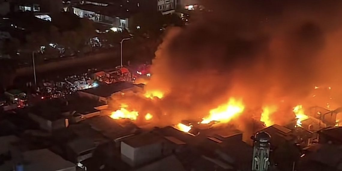 Kebakaran Hebat Hanguskan Permukiman Padat di Kemayoran Jakarta Pusat
