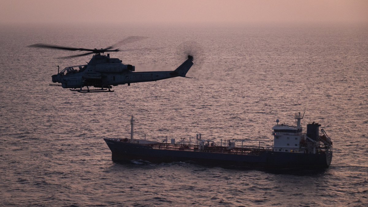 Helikopter Apache AS Jatuh di Dekat Pantai Oman, Dua Awak Selamat