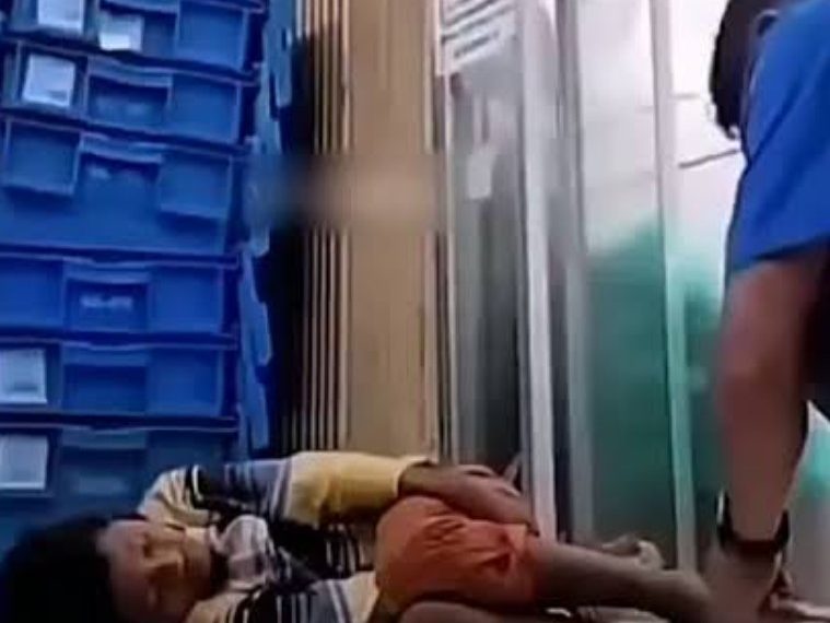 Karyawan Indomaret di Ambon Viral Usai Diduga Bakar Kaki Anak yang Tertidur, Pelaku Minta Maaf