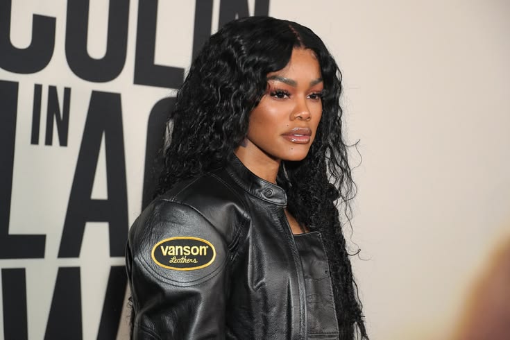 Teyana Taylor Tampilkan Sentuhan New York pada Busana Chanel Klasik