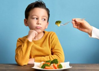Kebiasaan Makan Keluarga yang Sering Diremehkan Ini Ternyata Pengaruhi Tumbuh Kembang Anak