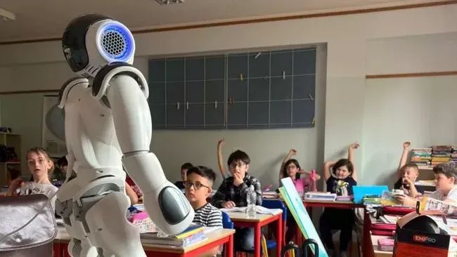 Robot Humanoid Buatan China Siap Mendunia, AS Soroti Ancaman Baru
