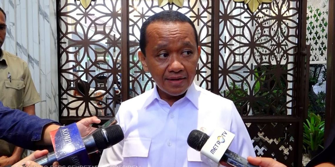 Orang Kaya Diminta Tak Lagi Pakai BBM Subsidi, Bahlil Bilang Malu Dikit Lah