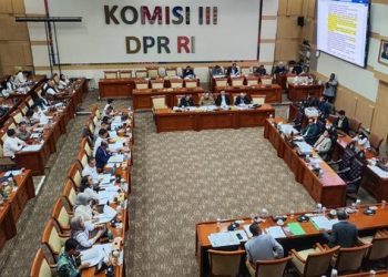 Pemerintah Usulkan Batas Usia Pensiun Polri Berbeda Berdasarkan Kepangkatan