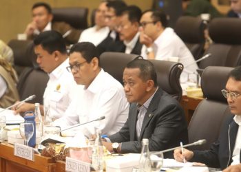 Bahlil Tegaskan Kebijakan Bagi Hasil Hanya untuk Industri Migas