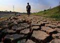 Air Sumur Menyusut, Puluhan Warga di Malang Terpaksa Mencuci di Sungai