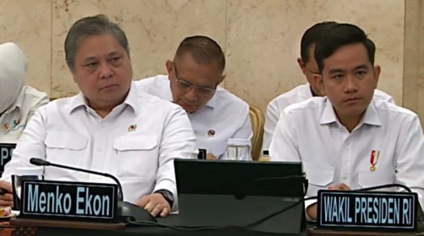 Mengapa Prabowo dan Gibran Duduk Terpisah di Sidang Kabinet?