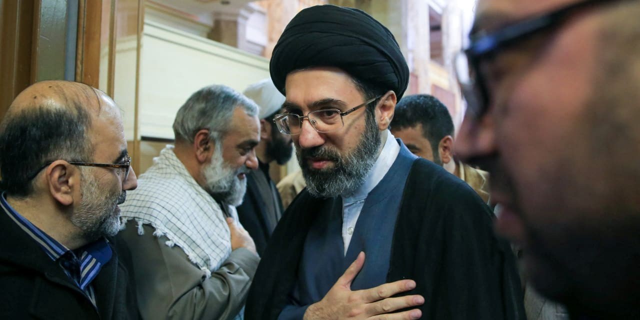 Usai Pemakaman Ali Khamenei, Mojtaba Janji Balas Kematian Ayahnya