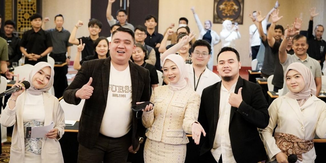 Cenli Yani Edukasi Trader Lewat Strategi 3 EMA di Seminar Jakarta